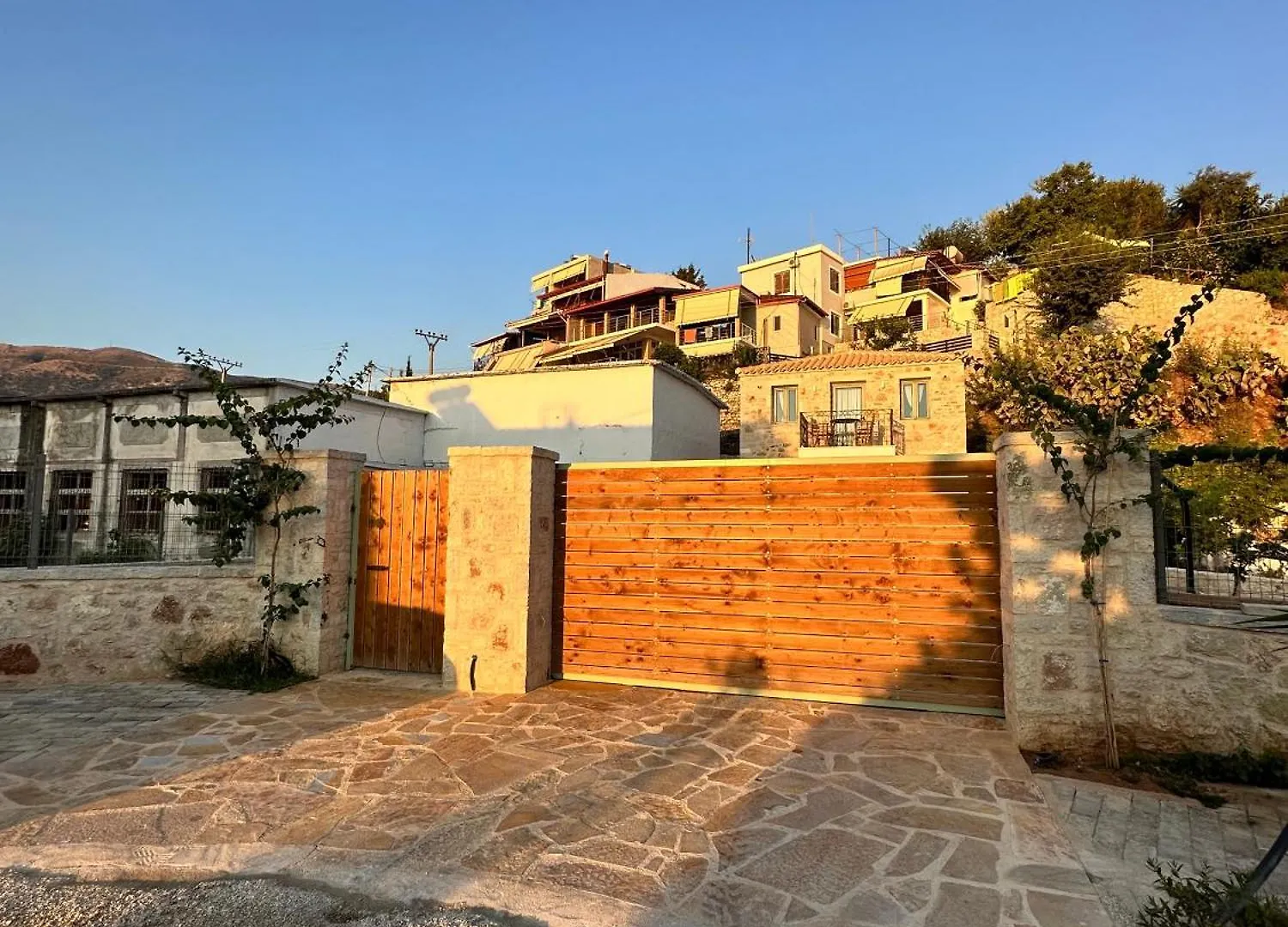 White Stone Villa Himare Guest house